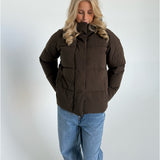 PRE ORDER - GLOBAL puffer jakke, brun - FORVENTES AFSENDELSE I UGE 42