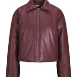 Produktbillede af bordeaux CALA jakke, set forfra. Fra BySofieSønderby