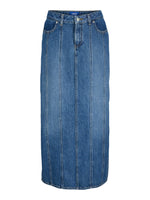 Produktfoto af en blå CANA nederdel i denim set forfra. Bagrund er hvid. Fra BySofieSønderby
