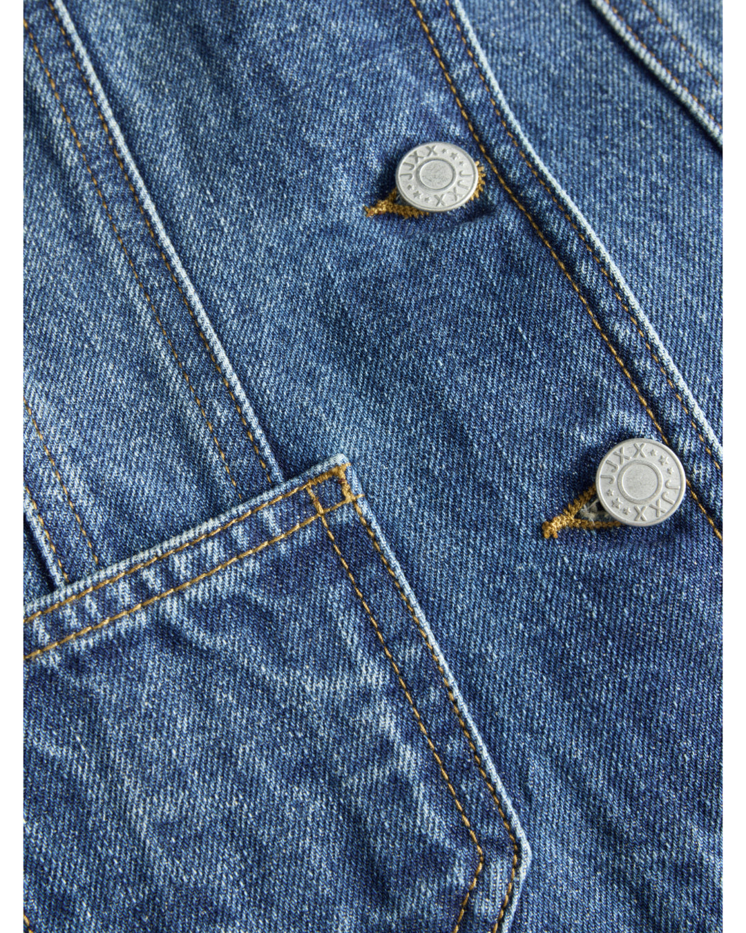 Detaljebillede af blå denim FAIZA vest. BySofieSønderby.