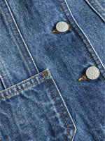 Detaljebillede af blå denim FAIZA vest. BySofieSønderby.