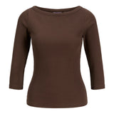 Produktbillede af brun FIFI boatneck top med 3/4 ærmer. Set forfra. Fra BySofieSønderby