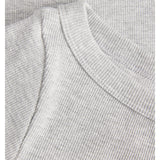 Detaljebillede af FIFI boatneck top i grå. Fra BySofieSønderby