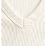Detaljefoto af FIFI v-hals bluse 3/4 ærme, creme. Fra BySofieSønderby
