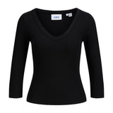 Produktfoto af FIFI v-hals bluse 3/4 ærme, sort. Baggrund er hvid. Fra BySofieSønderby