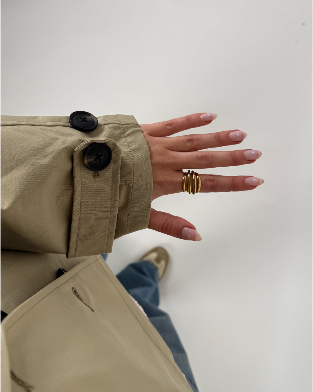 Modelbillede af guld FINLEY ring. Fra BySofieSønderby