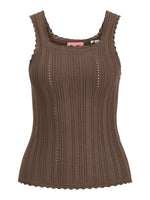 Produktbillede af brun GIANNA top. Set forfra. Fra BySofieSønderby
