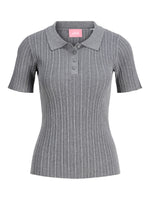 Produktbillede af grå HADLEY polo. Set forfra. Fra BySofieSønderby