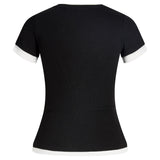 Produktfoto af en Henna t-shirt i sort med hvid kant. Baggrund er hvid. Fra BySofieSønderby