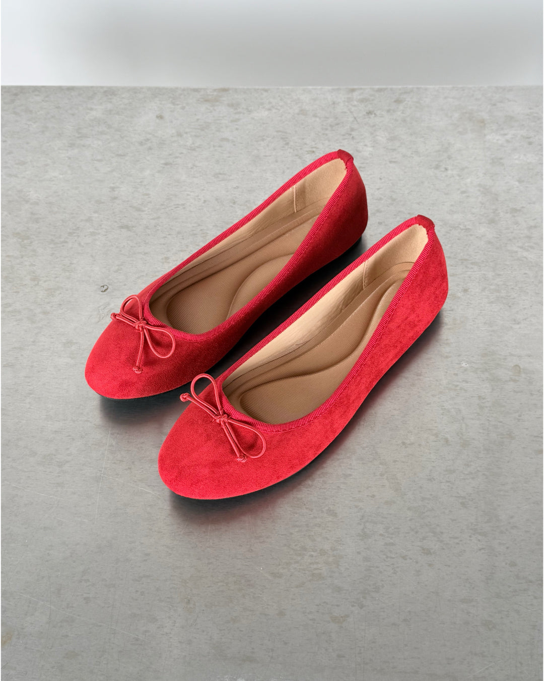Produktbillede af rød JOELLE balleriner. Fra BySofieSønderby