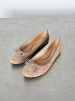 Produktbillede af sand farvet JOELLE ballerinaer. Fra BySofieSønderby