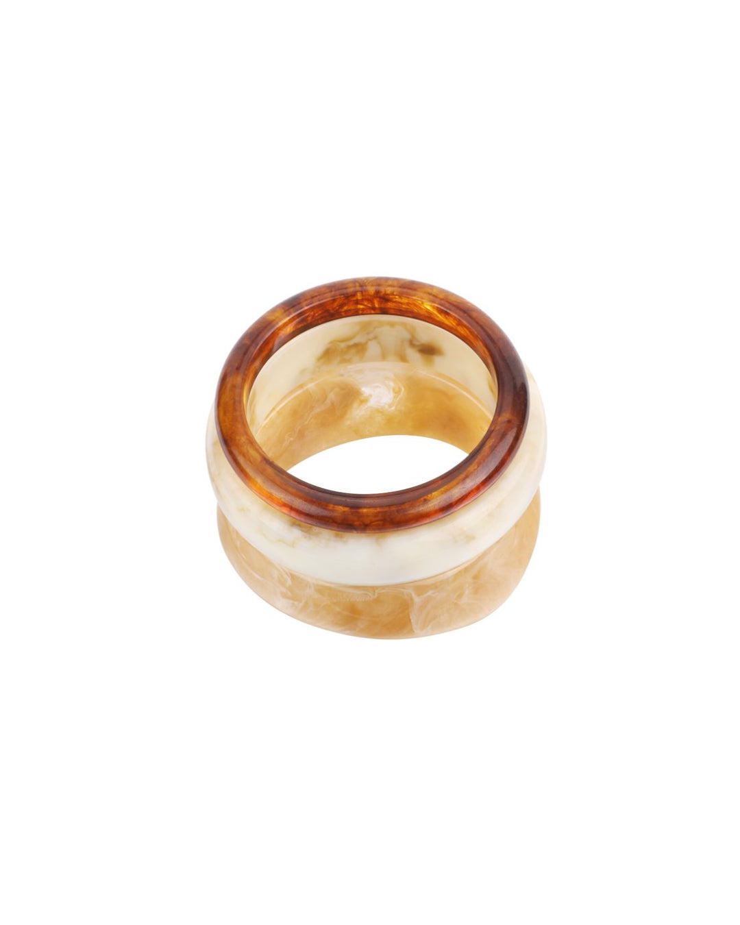 Produktfoto af Leona armbånd sæt med 3 armbånde, i beige/brune nuancer. Baggrund er hvid. Fra BySofieSønderby