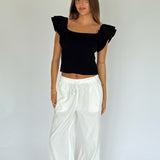 Modelbillede af LEONORA top, sort. Fra BySofieSønderby