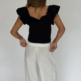 Modelbillede af LEONORA top, sort. Fra BySofieSønderby