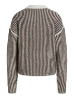 Produktbillede af brun-hvid MAGHNA striktrøje. Set bagfra. Fra BySofieSønderby.