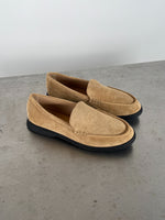 Billede af beige MALAYA loafers. Fra BySofieSønderby
