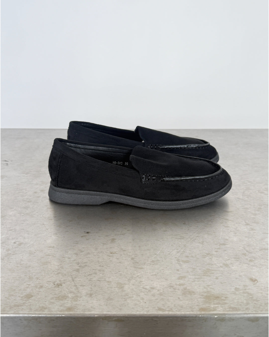Billede af sorte MALAYA loafers. Fra BySofieSønderby