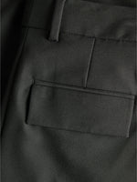 Detaljebillede af sorte NAOMI ELLIS bukser. Fra BySofieSønderby