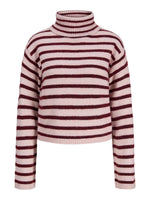 Produktbillede af rødstribet ROSANNA striktrøje med rullekrave, set forfra. Fra BySofieSønderby.