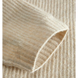 Detaljebillede af cremefarvet SIGGA striktrøje. Fra BySofieSønderby.