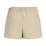 Produktbillede af beige SILJA shorts. Set bagfra. Fra BySofieSønderby