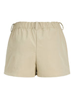 Produktbillede af beige SILJA shorts. Set bagfra. Fra BySofieSønderby