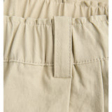 Detaljebillede af beige SILJA shorts. Fra BySofieSønderby