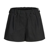 Produktbillede af sorte SILJA shorts. Set forfra. Fra BySofieSønderby