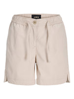Produktbillede af beige farvede SKY shorts. Set forfra. Fra BySofieSønderby