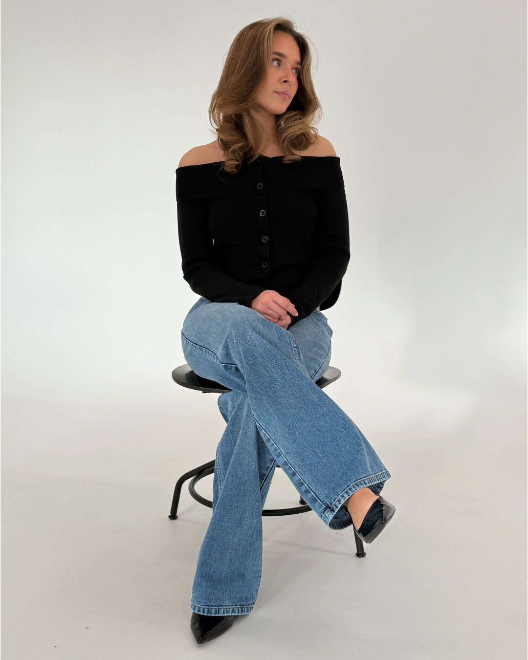 VICTORIA off shoulder bluse sort