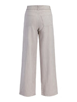 Produktbillede af beige FIKA bukser. Set bagfra. Fra BySofieSønderby